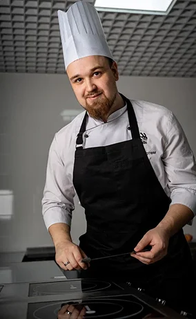 Артем Чикишев